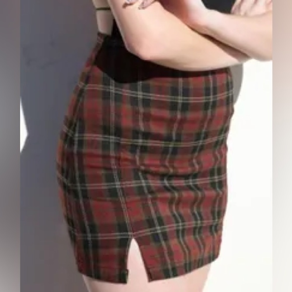 brandy Melville cara skirt